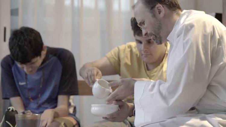 Personas con discapacidad y sus familias se lavarán los pies mutuamente Personas con discapacidad y sus familias se lavarán los pies mutuamente