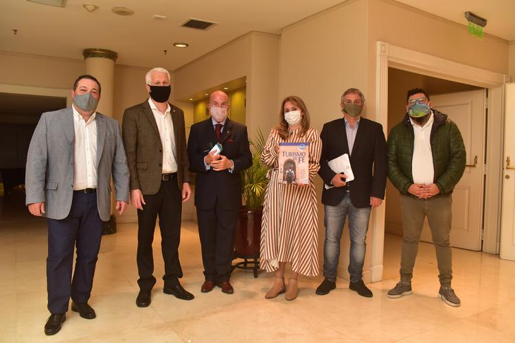 Presentaron el libro "Turismo de Fe en Argentina" Presentaron el libro "Turismo de Fe en Argentina"