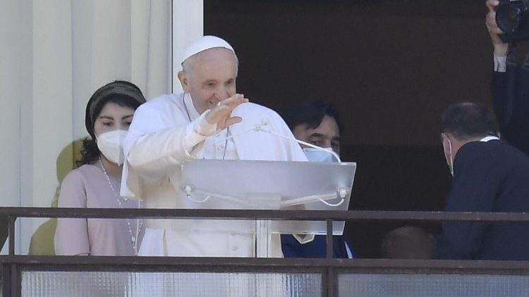 "Que todo enfermo reciba la unción de la cercanía", pidió el Papa "Que todo enfermo reciba la unción de la cercanía", pidió el Papa