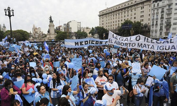 Se presentó una acción de amparo por inconstitucionalidad de la Ley de Aborto Se presentó una acción de amparo por inconstitucionalidad de la Ley de Aborto