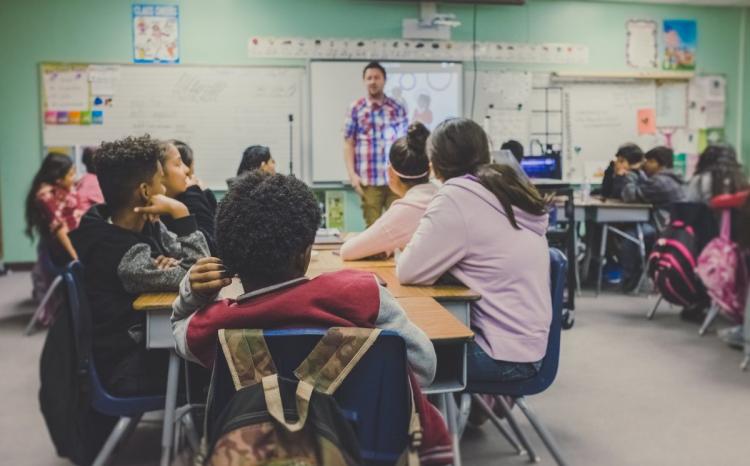 Septiembre, mes de la educación: "Artesanos de las nuevas generaciones" Septiembre, mes de la educación: "Artesanos de las nuevas generaciones"