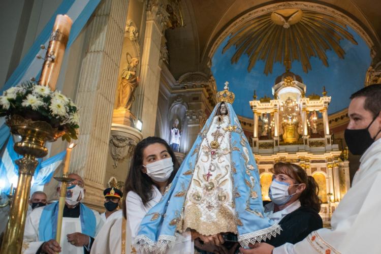 Suspenden las celebraciones religiosas con asistencia de fieles en Catamarca Suspenden las celebraciones religiosas con asistencia de fieles en Catamarca