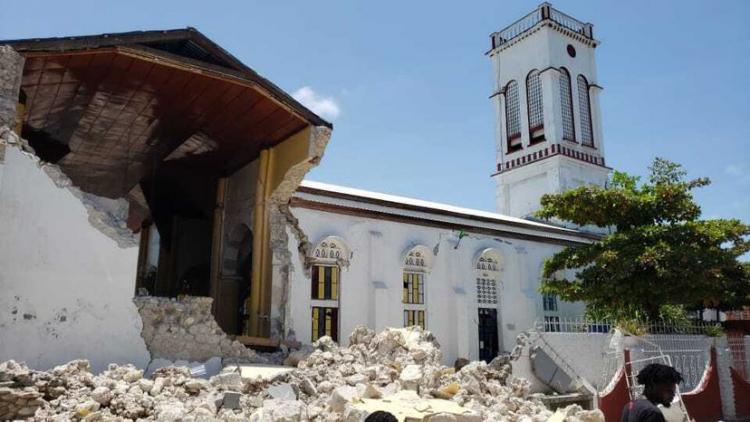 "Todos somos Haití": Cercanía de la Iglesia latinoamericana tras el terremoto "Todos somos Haití": Cercanía de la Iglesia latinoamericana tras el terremoto