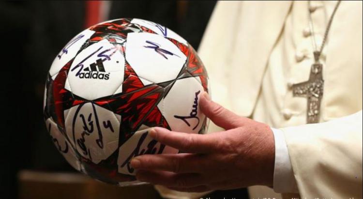 Organizan en el Vaticano un partido de fútbol solidario en favor de los gitanos Organizan en el Vaticano un partido de fútbol solidario en favor de los gitanos