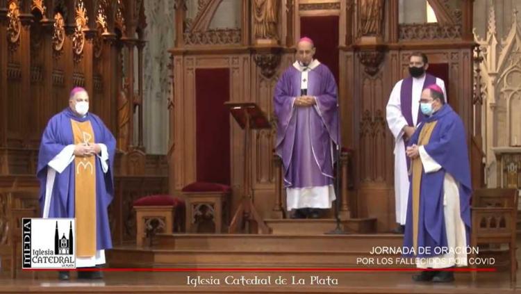 "Venimos a pedirle a Dios por todos los que murieron, sin excepción" "Venimos a pedirle a Dios por todos los que murieron, sin excepción"