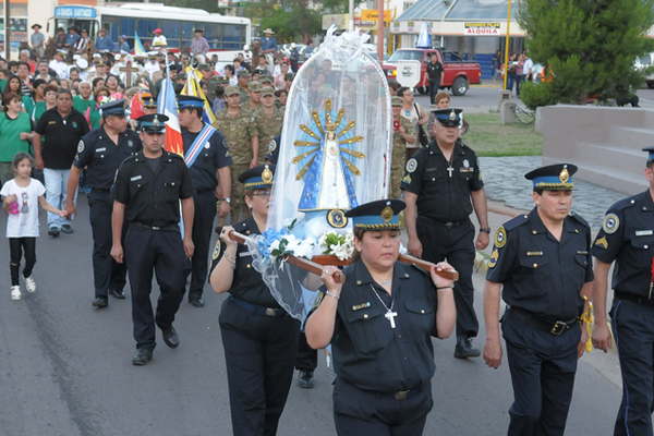 42° peregrinación de la Policía Federal Argentina al santuario de la Virgen de Luján 42° peregrinación de la Policía Federal Argentina al santuario de la Virgen de Luján