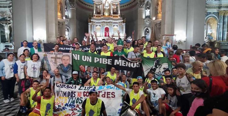 Acción de gracias de los Hogares de Cristo a los pies de la Virgen del Valle Acción de gracias de los Hogares de Cristo a los pies de la Virgen del Valle