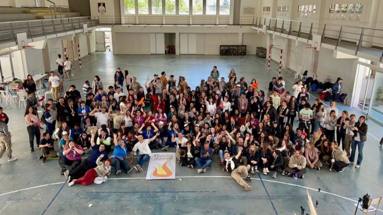 Adolescentes y jóvenes en un encuentro en clave misionera en Lincoln Adolescentes y jóvenes en un encuentro en clave misionera en Lincoln