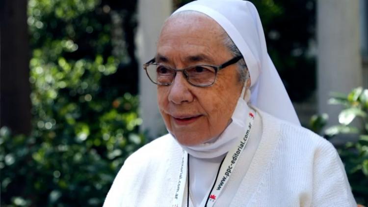 Afecto fraterno y filial de los consagrados de Buenos Aires hacia el cardenal Poli Afecto fraterno y filial de los consagrados de Buenos Aires hacia el cardenal Poli
