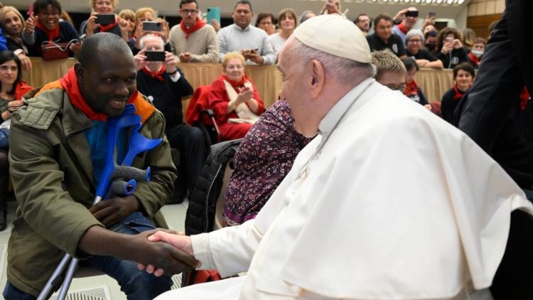África no debe ser explotada sino promovida, reiteró el Papa a médicos africanos África no debe ser explotada sino promovida, reiteró el Papa a médicos africanos
