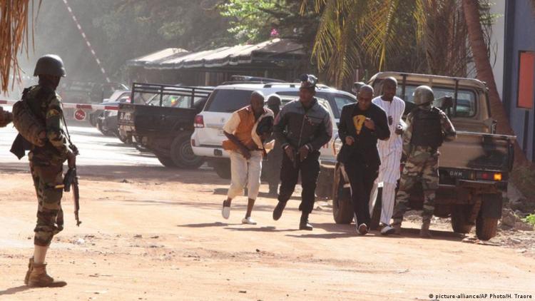 Al menos 34 personas asesinadas en dos ataques terroristas en Burkina Faso Al menos 34 personas asesinadas en dos ataques terroristas en Burkina Faso