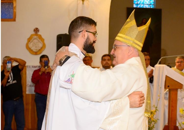 Alegría en Esquel: la prelatura tiene un nuevo sacerdote Alegría en Esquel: la prelatura tiene un nuevo sacerdote