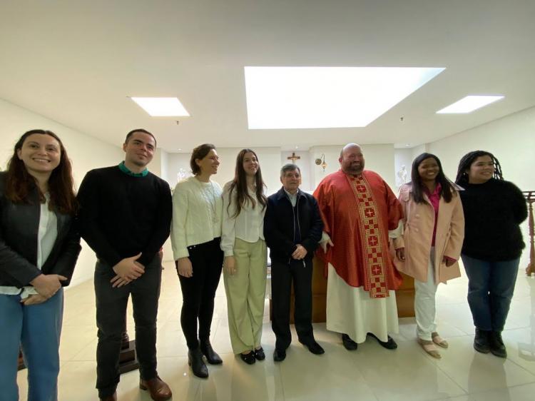 Estudiantes y personal de la USAL recibieron el sacramento de la Confirmación Estudiantes y personal de la USAL recibieron el sacramento de la Confirmación