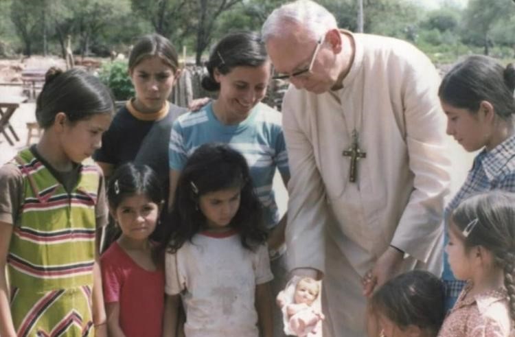 Añatuya hace memoria agradecida de la vida de Mons. Jorge Gottau Añatuya hace memoria agradecida de la vida de Mons. Jorge Gottau