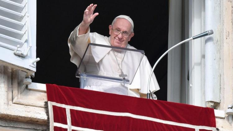 El Papa en el Ángelus: "Cuidar" es el lenguaje nuevo, que va en contra de los egoísmos El Papa en el Ángelus: "Cuidar" es el lenguaje nuevo, que va en contra de los egoísmos