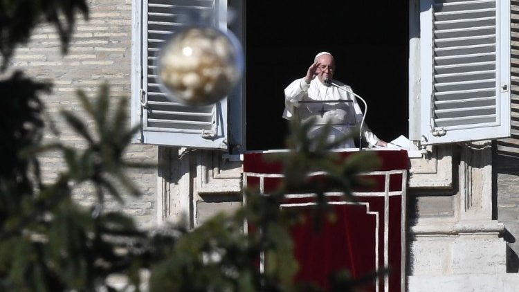 Ángelus del Papa: 'Del 'sí' de María dependía el destino de la humanidad' Ángelus del Papa: 'Del 'sí' de María dependía el destino de la humanidad'