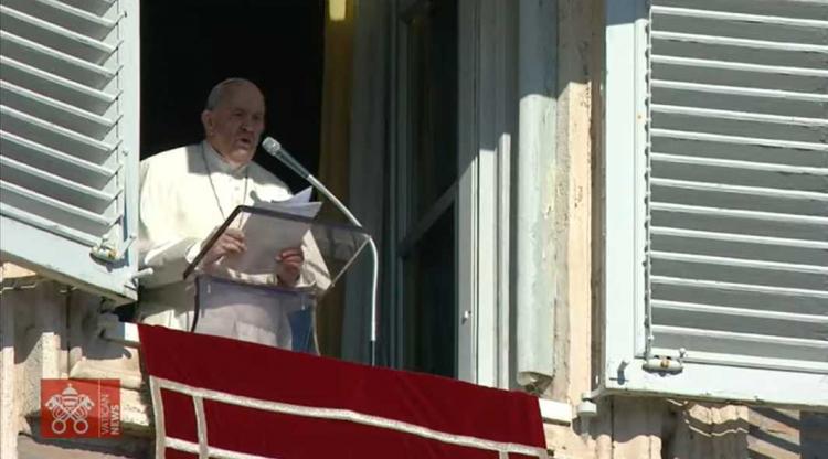 Ángelus del Papa: "Dios nos quiere felices" Ángelus del Papa: "Dios nos quiere felices"