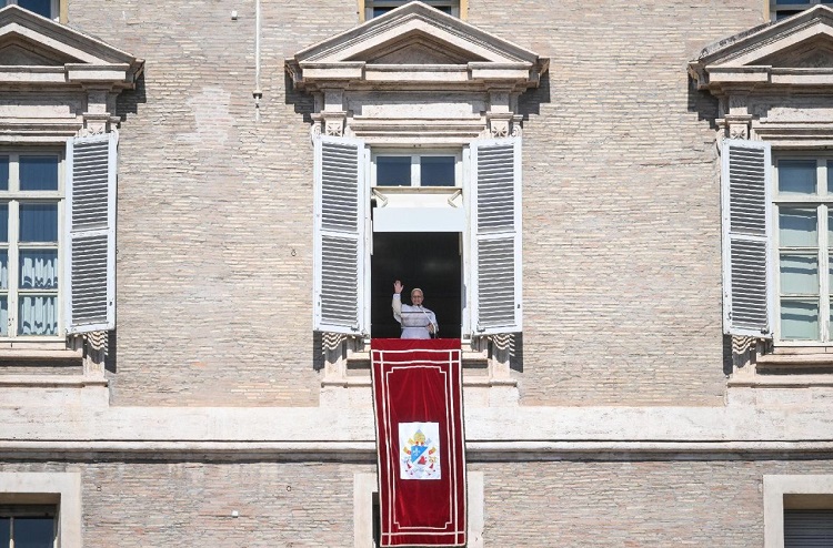 Ángelus: 'El Reino de Dios no es de los soberbios'