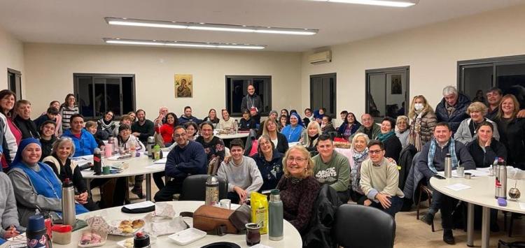 El arzobispo de La Plata visitó una de las asambleas parroquiales El arzobispo de La Plata visitó una de las asambleas parroquiales