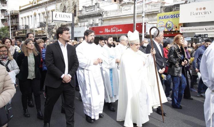 Avellaneda vivió sus fiestas patronales con misa y procesión por las calles Avellaneda vivió sus fiestas patronales con misa y procesión por las calles