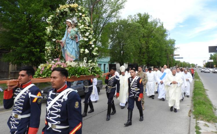 Azul: Mons. Salaberry llamó a unirse para pedir por los hermanos y el país Azul: Mons. Salaberry llamó a unirse para pedir por los hermanos y el país