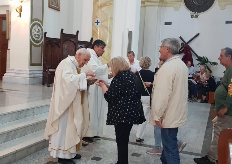 Bahía Blanca: Misa en acción de gracias por los 90 años de Mons. Navarro Bahía Blanca: Misa en acción de gracias por los 90 años de Mons. Navarro