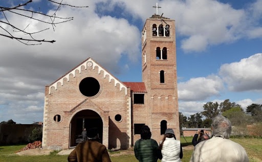 Bendición e inauguración de una nueva capilla en Sierra de Los Padres Bendición e inauguración de una nueva capilla en Sierra de Los Padres