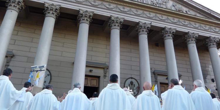 Buenos Aires: cambios en los destinos pastorales de sacerdotes porteños Buenos Aires: cambios en los destinos pastorales de sacerdotes porteños