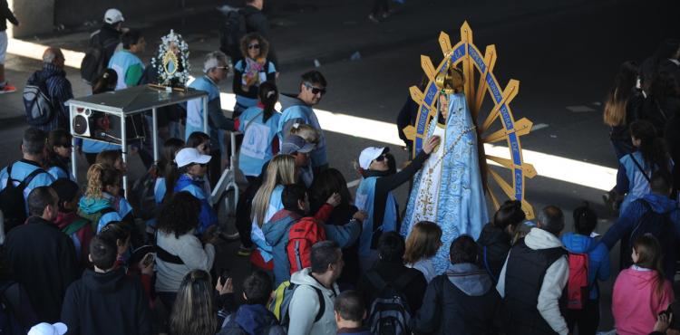Campaña 'Servidores de la Virgen de Luján', de cara a la 50° peregrinación juvenil Campaña 'Servidores de la Virgen de Luján', de cara a la 50° peregrinación juvenil
