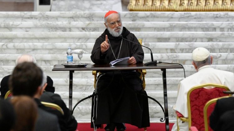 Card. Cantalamessa: "María pone a Jesús en nuestros brazos en Navidad" Card. Cantalamessa: "María pone a Jesús en nuestros brazos en Navidad"
