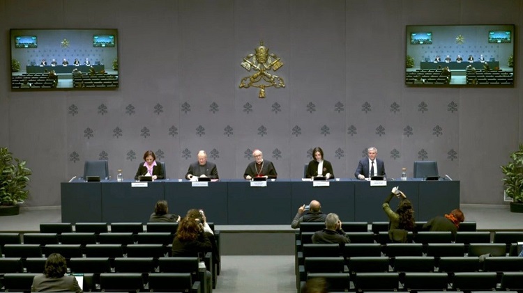 Card. Czerny: 'Que muchos gestos samaritanos se traduzcan en mejores políticas'