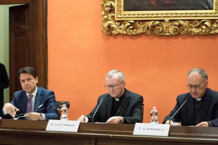 Card. Parolin: 'La negociación es la única solución ante la amenaza de guerra' Card. Parolin: 'La negociación es la única solución ante la amenaza de guerra'