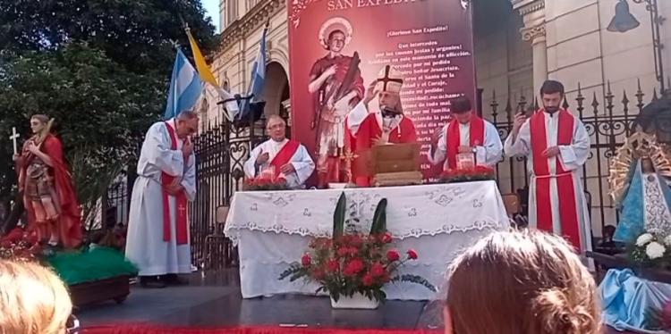 Card. Poli: San Expedito, ayúdanos a conseguir la paz que empieza en el corazón Card. Poli: San Expedito, ayúdanos a conseguir la paz que empieza en el corazón