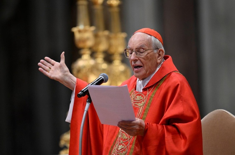 Card. Re: Oremos por un Papa que la Iglesia y la humanidad necesitan Card. Re: Oremos por un Papa que la Iglesia y la humanidad necesitan