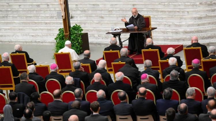 Cardenal Cantalamessa: '¡Dios te ama!' Cardenal Cantalamessa: '¡Dios te ama!'