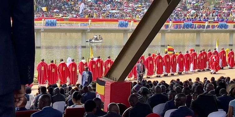 Casi un millón de peregrinos en la Fiesta de los mártires de Uganda Casi un millón de peregrinos en la Fiesta de los mártires de Uganda