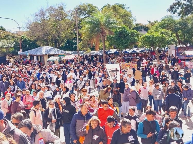 Catequistas de las diócesis del NEA peregrinaron al santuario de Itatí Catequistas de las diócesis del NEA peregrinaron al santuario de Itatí