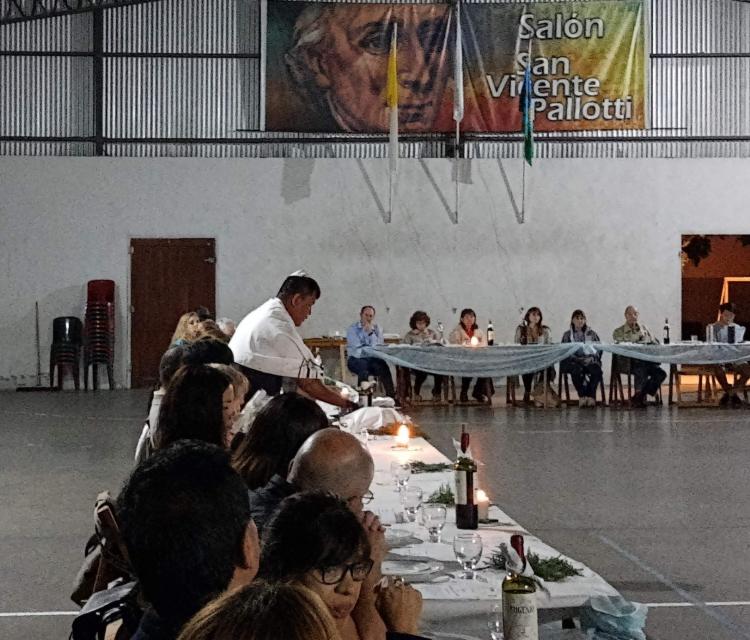 Celebran una cena judío-cristiana en la parroquia Santa Rosa de Lima Celebran una cena judío-cristiana en la parroquia Santa Rosa de Lima