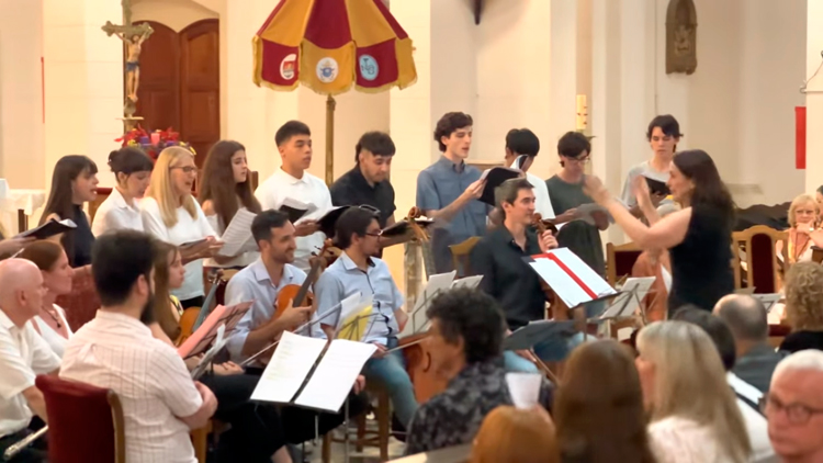 Un coro rosarino celebró sus 60 años con un concierto navideño Un coro rosarino celebró sus 60 años con un concierto navideño