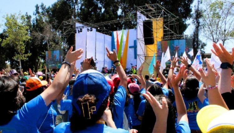 Chile: miles de jóvenes dieron inicio a la Primera Jornada Nacional de la Juventud Chile: miles de jóvenes dieron inicio a la Primera Jornada Nacional de la Juventud