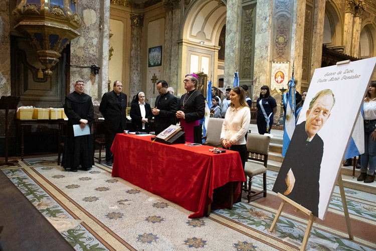 Clausurada la fase diocesana de la Causa de beatificación del padre Mario Pantaleo Clausurada la fase diocesana de la Causa de beatificación del padre Mario Pantaleo