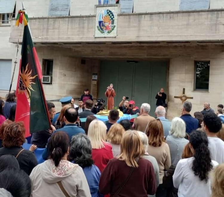 Concordia celebró la fiesta patronal de San Antonio con una masiva presencia de fieles Concordia celebró la fiesta patronal de San Antonio con una masiva presencia de fieles
