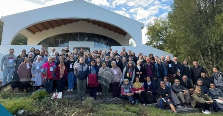 Confar: religiosas y religiosos se comprometen a 'donar su luz' a pobres y abandonados Confar: religiosas y religiosos se comprometen a 'donar su luz' a pobres y abandonados