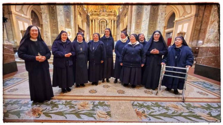 Una congregación religiosa celebra 90 años de servicio en el arzobispado porteño Una congregación religiosa celebra 90 años de servicio en el arzobispado porteño