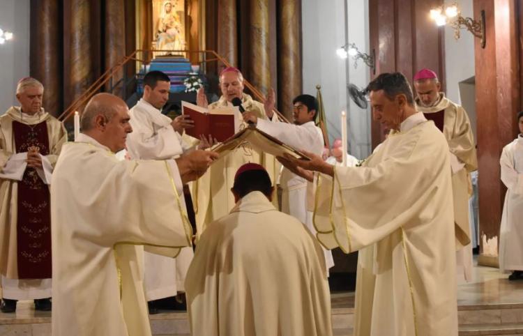 Lomas de Zamora: consagran al nuevo obispo auxiliar Lomas de Zamora: consagran al nuevo obispo auxiliar