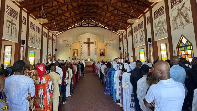 Consagran un nuevo santuario dedicado a san Juan Pablo II en el corazón de África Consagran un nuevo santuario dedicado a san Juan Pablo II en el corazón de África