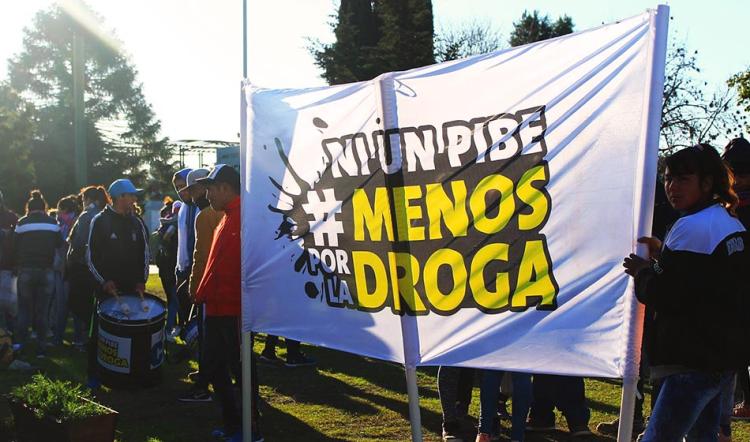 Convocan a sumar firmas para que no haya "Ni un pibe menos por la droga" Convocan a sumar firmas para que no haya "Ni un pibe menos por la droga"