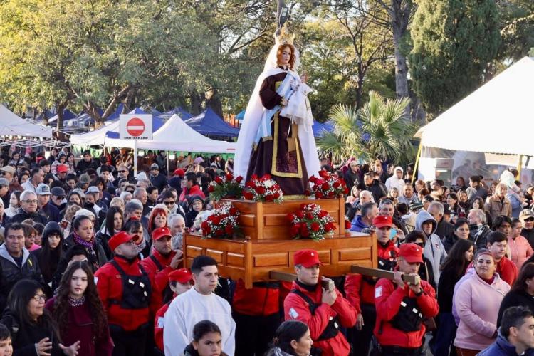 Cruz del Eje celebró las fiestas patronales en honor de la Virgen del Carmen