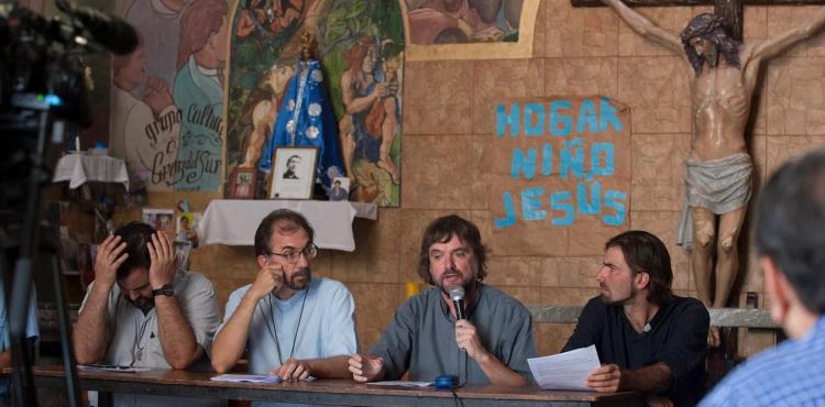 Curas villeros convocan a una misa de desagravio por 'los ultrajes' a la figura del Papa Curas villeros convocan a una misa de desagravio por 'los ultrajes' a la figura del Papa