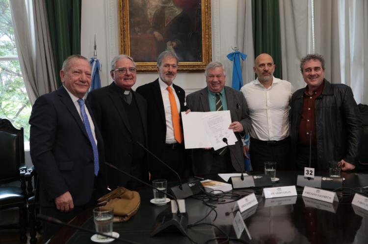 Declaración interreligiosa para promover la convivencia y la diversidad pacífica Declaración interreligiosa para promover la convivencia y la diversidad pacífica